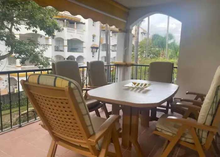 Апартаменти Marbella Sun Retreat • 3Br For 6 - Pass The Keys *