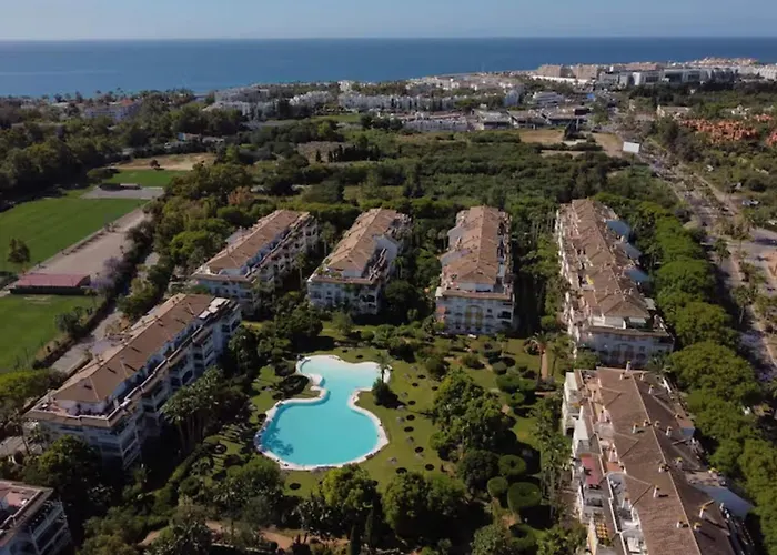 Апартаменти Marbella Sun Retreat • 3Br For 6 - Pass The Keys Марбелья