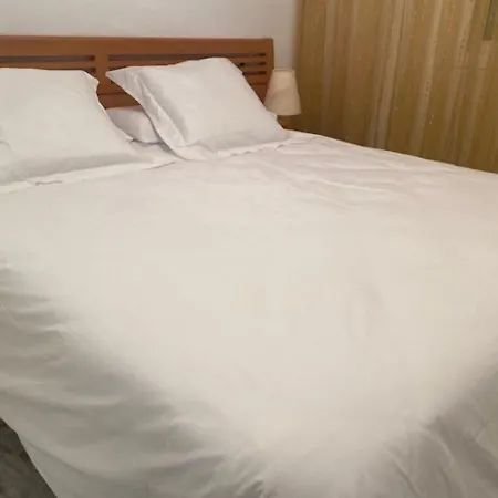 Sun Retreat • 3br For 6 - Pass The Keys * מארבלה