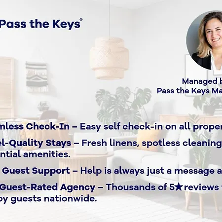 Marbella Sun Retreat • 3Br For 6 - Pass The Keys *