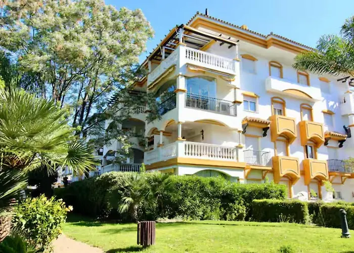 Marbella Sun Retreat • 3Br For 6 - Pass The Keys
